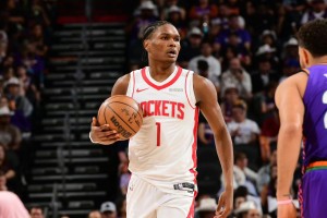 火箭队拒送阿门，21+4核心是交易主体，太阳不满意？主动权在斯通