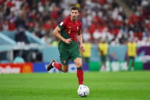 鲁本-迪亚斯：亚美尼亚防守严密反击犀利 换帅后增加了不确定性