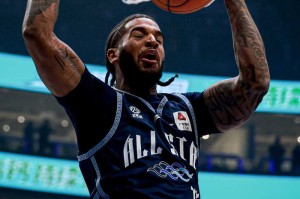 半岛体育-山东队亮相全明星，外援换血忙得焦头烂额，年轻球员心态悄然变了|全明星赛|山东男篮|高诗岩|谢智杰|陈林坚_新浪体育_新浪新闻