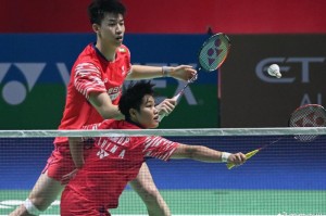 世界第1遭逆转！决胜局连丢8分葬送好局，凤凰组合1-2泰国王牌|苏皮萨拉|冯彦哲|德差波|黄东萍|马来西亚_新浪体育_新浪新闻