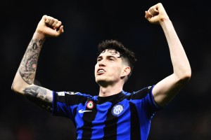 意天空：利雅得胜利有意签下巴斯托尼，提供2000万欧年薪